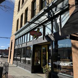 Rockets Gourmet Wraps & Sodas - Exterior