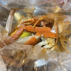 The Juicy Crab Gastonia - 1lb Snow Crab Legs 1 each-corn, Potato