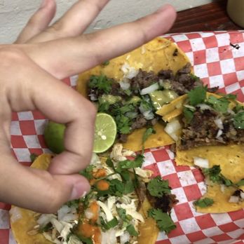 Mami Coco - Tacos de pollo y tacos chicharron y tacos de bistec. - Tacos Near Me - Dallas, Texas