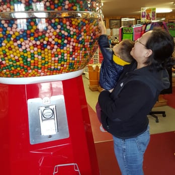 Country Kettle - Giant gumball machine! Wonder how long those gumballs have been in there???? - Candy Stores Near Me - East Stroudsburg, Pennsylvania Country Kettle - Giant gumball machine! Wonder how long those gumballs have been in there???? - Candy Stores Near Me - East Stroudsburg, Pennsylvania
