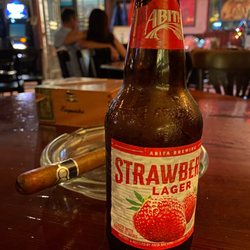 Dos Jefes - The Abita Strawberry is a delicious Louisiana brew! The cigar was tasty as well.