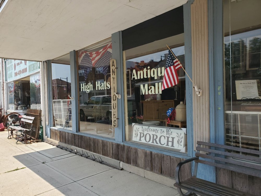 HIGH HATS ANTIQUE MALL Updated June 2024 131 W Main St, Cambridge