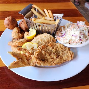 The Crab Trap, Perdido Key - Fried Snapper & Shrimp Plate... I didn't enjoy the food as it lacked good flavors and was very bland... - Seafood Near Me - Pensacola, Florida The Crab Trap, Perdido Key - Fried Snapper & Shrimp Plate... I didn't enjoy the food as it lacked good flavors and was very bland... - Seafood Near Me - Pensacola, Florida