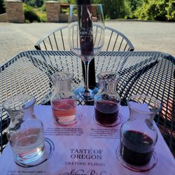 Hinman Vineyards - Taste of Oregon wine flight