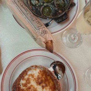 Le Diplomate - French onion soup to start! - Brasseries Near Me - Washington, DC, District of Columbia