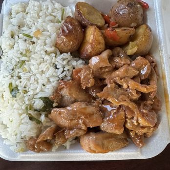 La Lechonera - Chicken, potatoes and rice - Latin American Near Me - Altamonte Springs, Florida