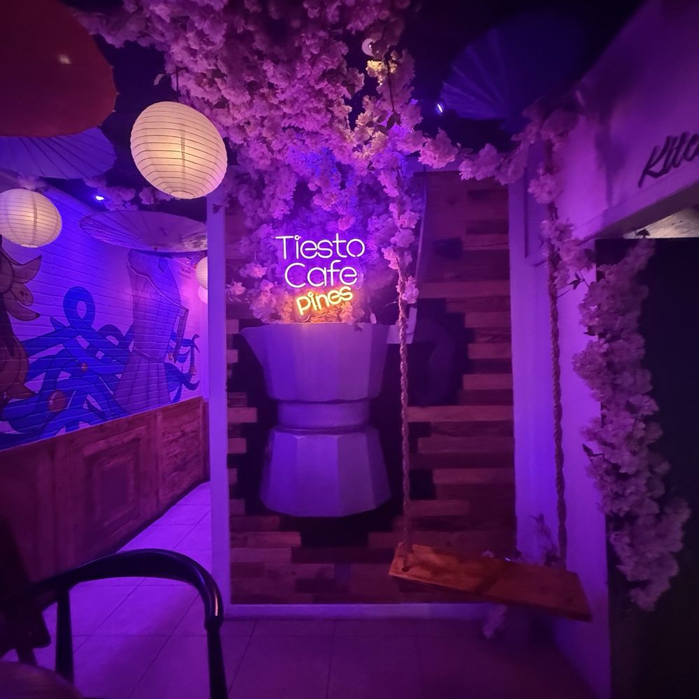 El Tiesto Cafe Pines - Sushi Bars Near Me - Pembroke Pines, Florida