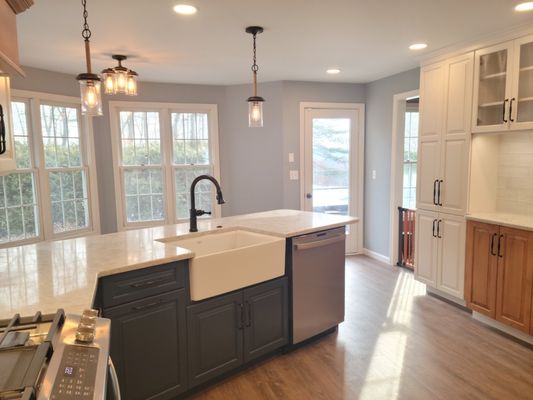 Interstate Custom Kitchen and Bath, Inc. by null