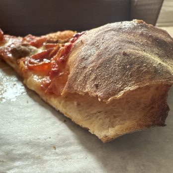 Cali Pizzeria - Very very crispy crust - Pizza Near Me - Temecula, California