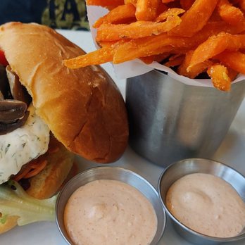 The Counter - Goat cheese, brioche bun,spring mix lettuce, grilled red pepper, grilled mushrooms carrots, sweet potato fries, horseradish aioli - Burgers Near Me - Honolulu, Hawaii The Counter - Goat cheese, brioche bun,spring mix lettuce, grilled red pepper, grilled mushrooms carrots, sweet potato fries, horseradish aioli - Burgers Near Me - Honolulu, Hawaii
