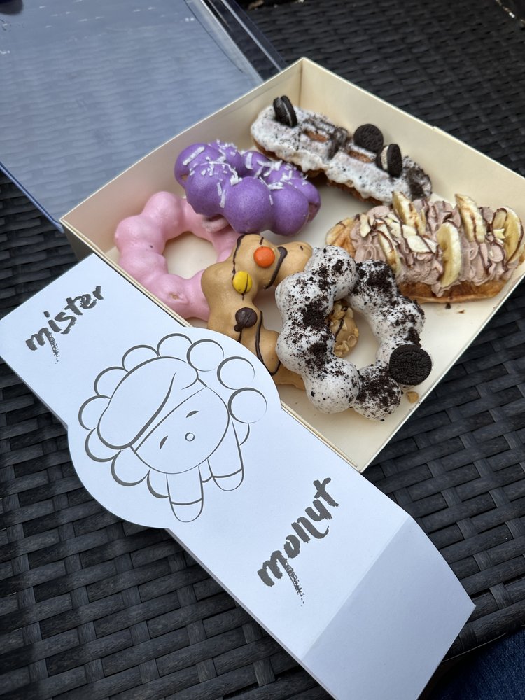 MISTER MONUT BAKERY AND CAFÉ 50 Photos & 32 Reviews 873 Main St