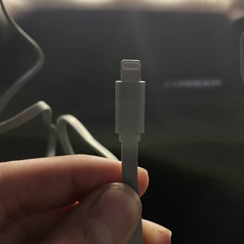 7-Eleven - iPhone charging cable - Convenience Stores Near Me - Los Angeles, California 7-Eleven - iPhone charging cable - Convenience Stores Near Me - Los Angeles, California