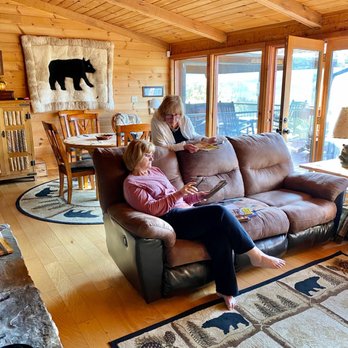 Jackson Mountain Rentals - Cozy cabin & comfortable furniture! - Vacation Rentals Near Me - Gatlinburg, Tennessee