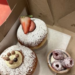 Chantilly Bombolone strawberry bombolone Mini Tart