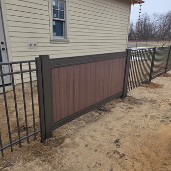 Polyvinyl Sales - Designer style combined with ornamental aluminum picket fence - Fences & Gates Near Me - Bremen, Indiana Polyvinyl Sales - Designer style combined with ornamental aluminum picket fence - Fences & Gates Near Me - Bremen, Indiana