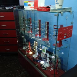 Consultorio Optométrico Bishale Lú Lu - Pues con muchos armazones y abuen precio...