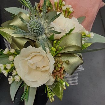Bloom-n-Buns - Floral Designers Near Me - Blue Eye, Missouri Bloom-n-Buns - Floral Designers Near Me - Blue Eye, Missouri