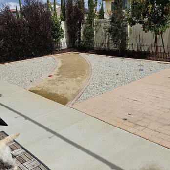 BluCrew Landscape - Does this look like a labor intensive mulch job worth $480? We had the mulch laid out for them right on the concrete - Tree Services Near Me BluCrew Landscape - Does this look like a labor intensive mulch job worth $480? We had the mulch laid out for them right on the concrete - Tree Services Near Me