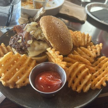 The Train Shed - Smash burger with bacon - Bars Near Me - St Louis, Missouri