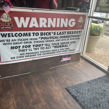 Dick's Last Resort - Orange Beach - American Near Me - Orange Beach, Alabama