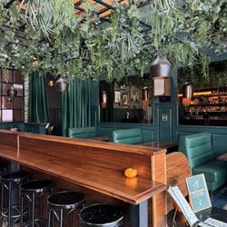 The Arroyo Club - Inside seating
