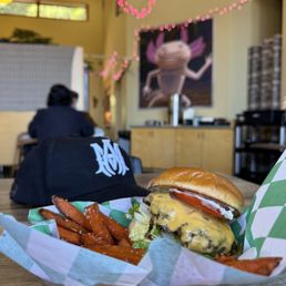 Burger and sweet potato fries, zoo Café Burger and sweet potato fries, zoo Café