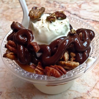 Pop's Frozen Custard - Frozen Custard - Turtle hot fudge/pecans - Ice Cream & Frozen Yogurt Near Me - Menomonee Falls, Wisconsin