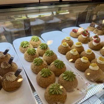 Arisan - choux cream puffs in display - Coffee & Tea Near Me - Sunnyvale, California