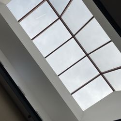 809 Cafe - A huge atrium provides lots of natural light.