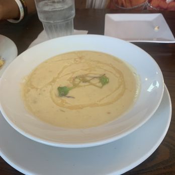 82 Queen - She crab soup - Southern Near Me - Charleston, South Carolina 82 Queen - She crab soup - Southern Near Me - Charleston, South Carolina