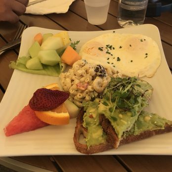 Belle's - Avocado Toast - Cafes Near Me - Newport, Rhode Island