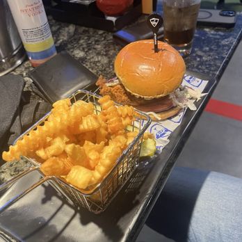 Topgolf - Fried chicken sandwich - Golf Near Me - Philadelphia, Pennsylvania
