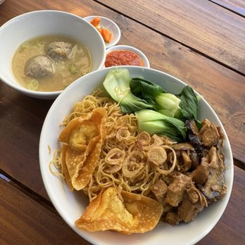 Jakarta Bistro - Indonesian Near Me - Portland, Oregon
