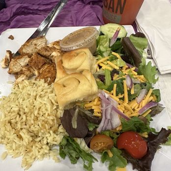 Urban Cookhouse - Grilled Chicken Special with Regular Strawberry Lemonade - Salad Near Me - Birmingham, Alabama
