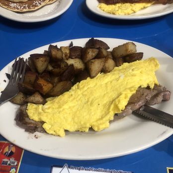 Mo's Midtown Restaurant - Steak and egg - Breakfast & Brunch Near Me - Hartford, Connecticut Mo's Midtown Restaurant - Steak and egg - Breakfast & Brunch Near Me - Hartford, Connecticut