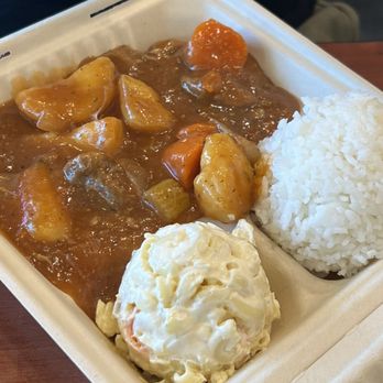 Kaleis Lunchbox - Beef stew - Food Trucks Near Me - Pukalani, Hawaii Kaleis Lunchbox - Beef stew - Food Trucks Near Me - Pukalani, Hawaii
