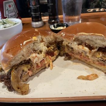 Kickback Neighborhood Tavern - Double Smashburget - Bars Near Me - Wellington, Florida
