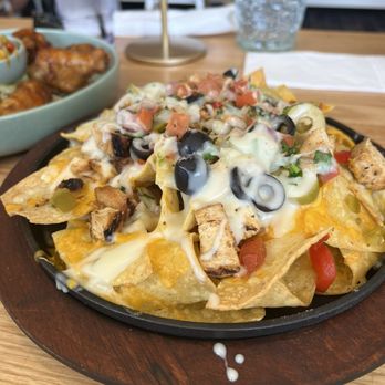 Zef’s Streetside Social - Chicken on Green Chili Nachos - Mexican Near Me - Macomb, Michigan
