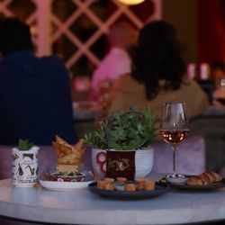 Calle Dragones - Enjoy Happy Hour street side