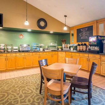 AmericInn by Wyndham Ames - Breakfast Area - Hotels Near Me - Ames, Iowa AmericInn by Wyndham Ames - Breakfast Area - Hotels Near Me - Ames, Iowa