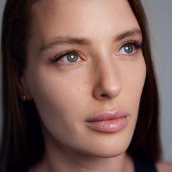 Beretta Beauty Lab - Customized hybrid lashes combining light volume fans and single extensions for added depth and dimension.