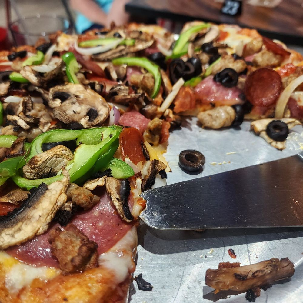 Round Table Pizza - King Author - Pizza Near Me - San Antonio, Texas