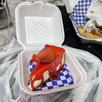 San Tan Flat - Cheesecake with raspberry sauce - American Near Me - Queen Creek, Arizona
