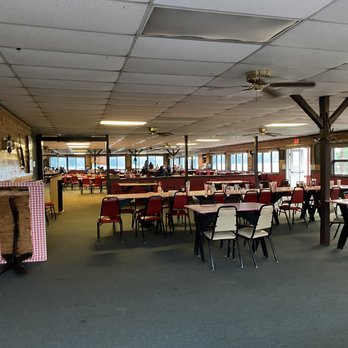 Newick's Lobster House - Indoor seating - Seafood Near Me - Dover, New Hampshire