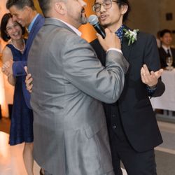 Araiza Events - DJ Peter MC'ing at a wedding.
