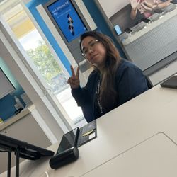 AT&T Store - Knowledge and very helpful