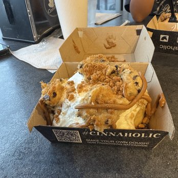 Cinnaholic - Desserts Near Me - Knoxville, Tennessee