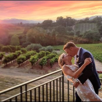 Hanna Winery - Wineries Near Me - Healdsburg, California
