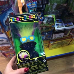 Mastermind Toys - Doesn't this look like a troll??