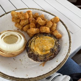 Big Oyster Brewery - 1/2lb Angus Cheeseburger - Breweries Near Me - Lewes, Delaware Big Oyster Brewery - 1/2lb Angus Cheeseburger - Breweries Near Me - Lewes, Delaware